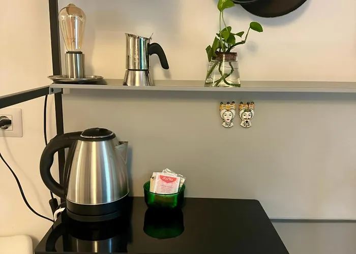 Urban Oasis Apartment Rom